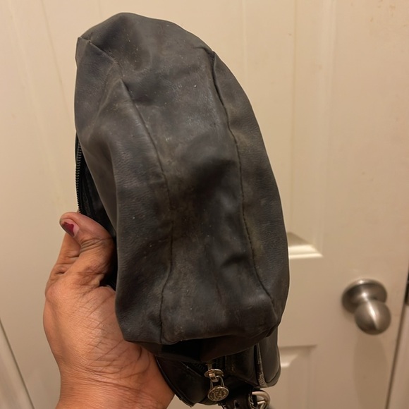 Authentic Fendi, please check all picture of condition - Picture 16 of 17